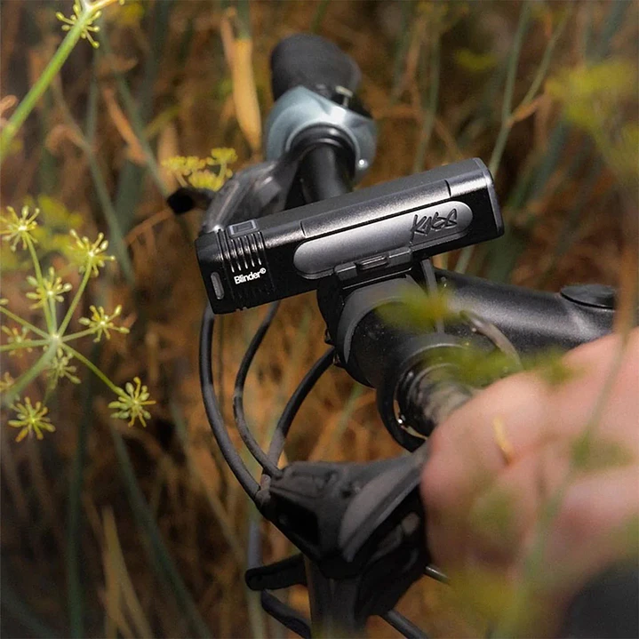 Set de Luces Knog Blinder Pro 700 lm + Blinder Square 100 lm 5