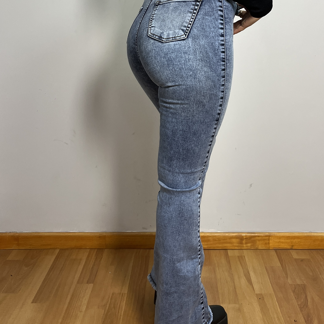 Jeans Flare Celeste Nevado 2