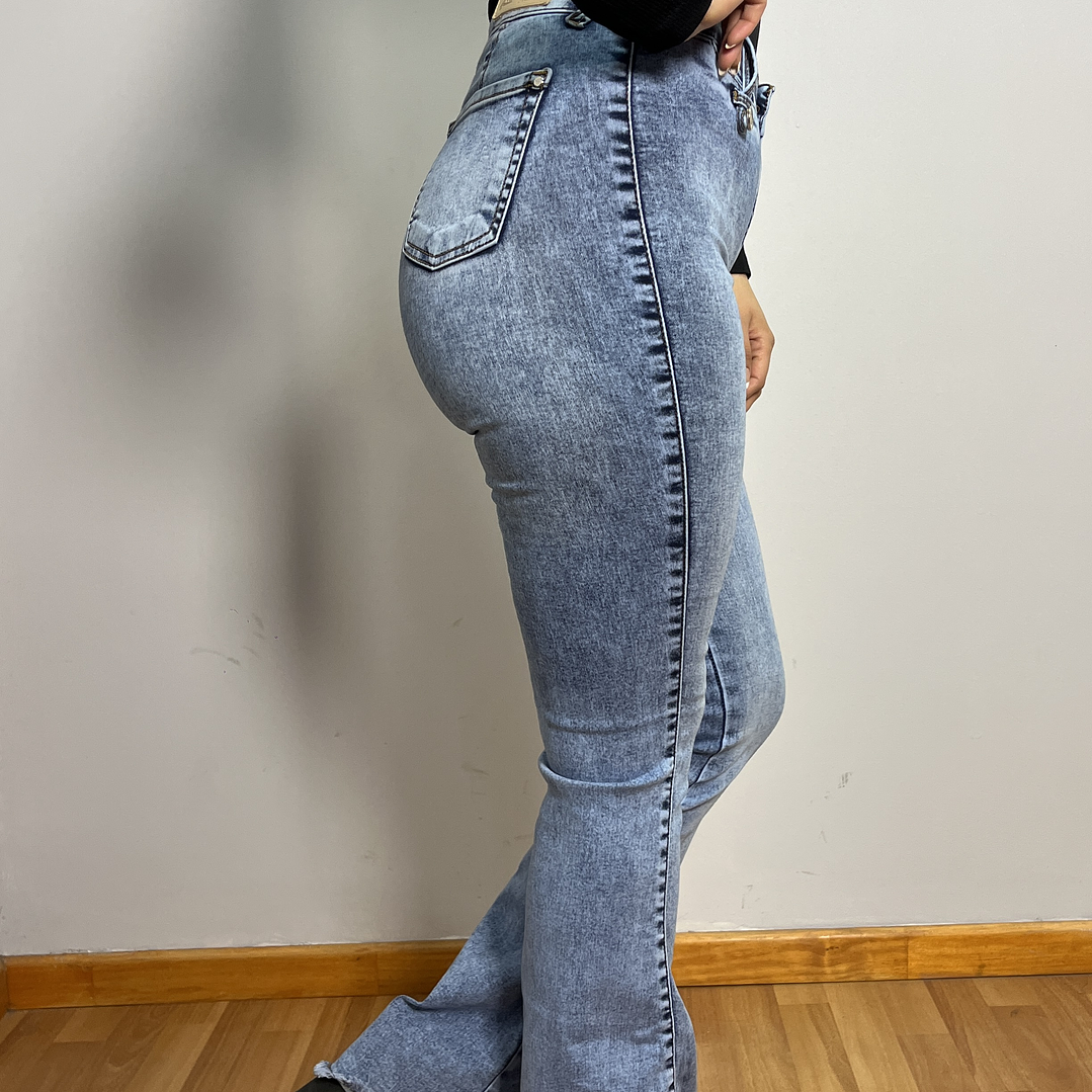 Jeans Flare Celeste Nevado 3