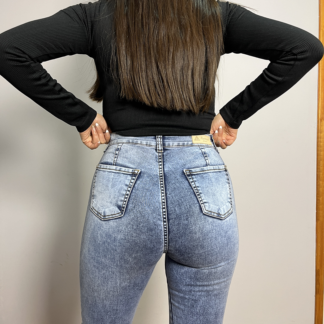 Jeans Flare Celeste Nevado 4