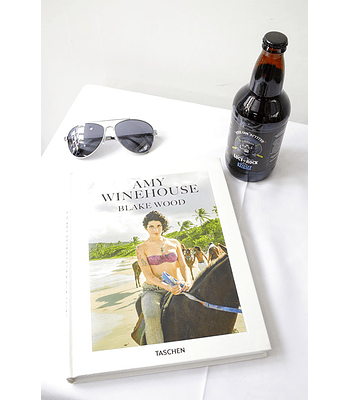 LIBRO AMY WINEHOUSE, BLAKE WOOD