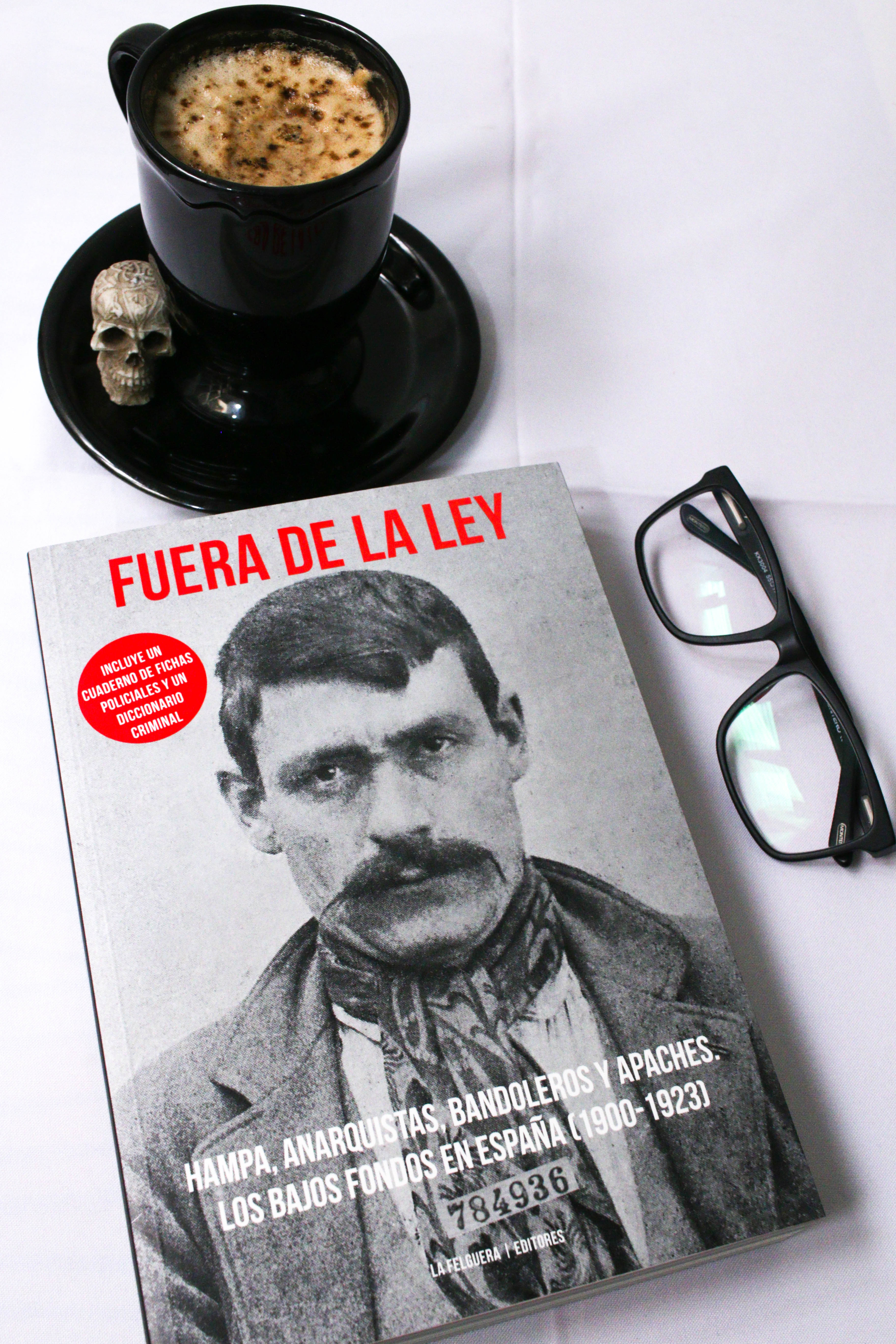 LIBRO FUERA DE LA LEY - VV.AA