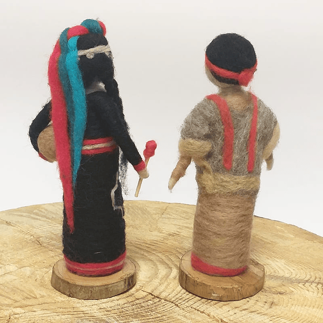 FIGURAS PAREJA MAPUCHE DE VELLÓN