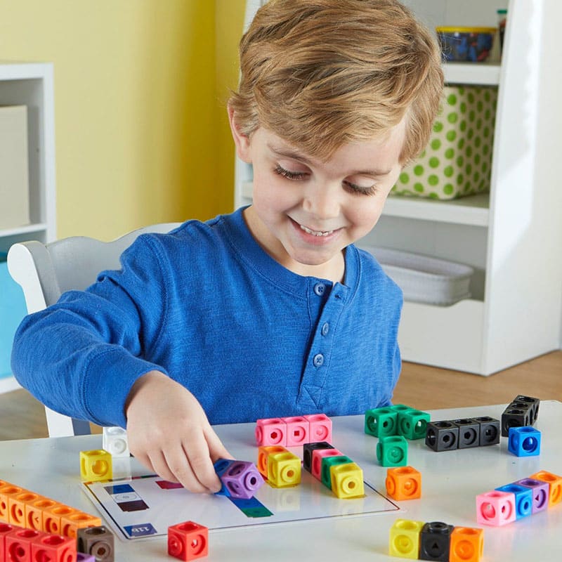 JUEGOS DE ACTIVIDADES CON CUBOS CONECTABLES