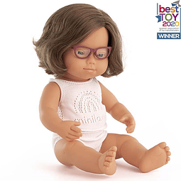 MUÑECA BEBÉ CAUCÁSICA SÍNDROME DE DOWN 38CM, CON GAFAS