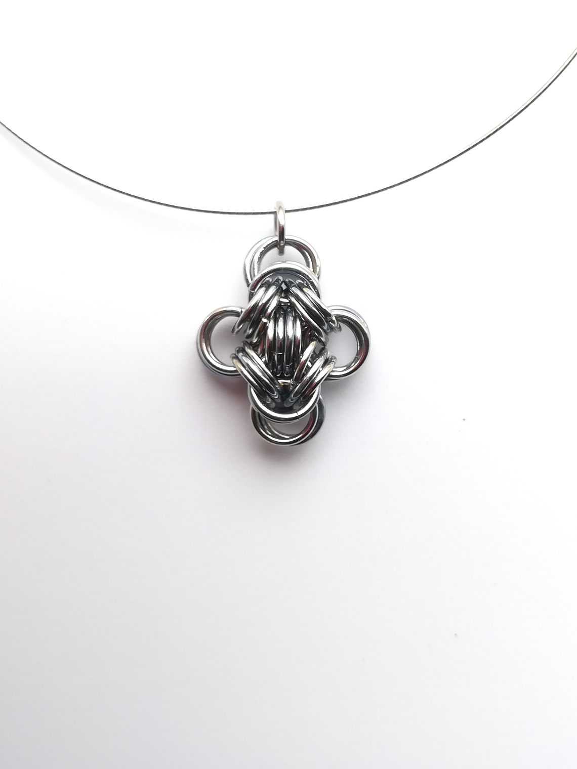 Dije Aegis - pequeño 1