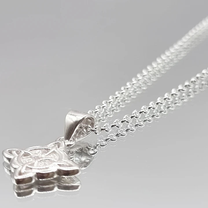Conjunto de Collar y Aros Nudo de Brujas en Plata 925  2