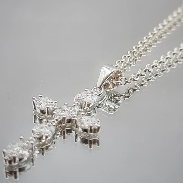 Collar Cruz en Plata 925 con Circones Brillantes  2