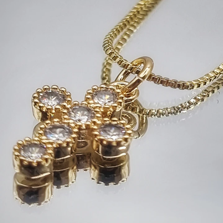 Collar y Aros Cruz Dorado Con Circones Brillantes 4