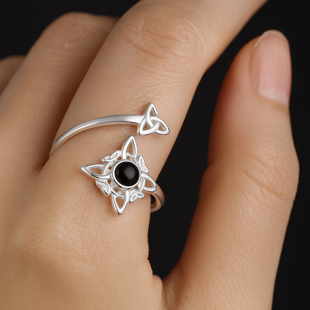 Anillo Ajustable Plata 925 Nudo de Brujas Triqueta Ónix  2