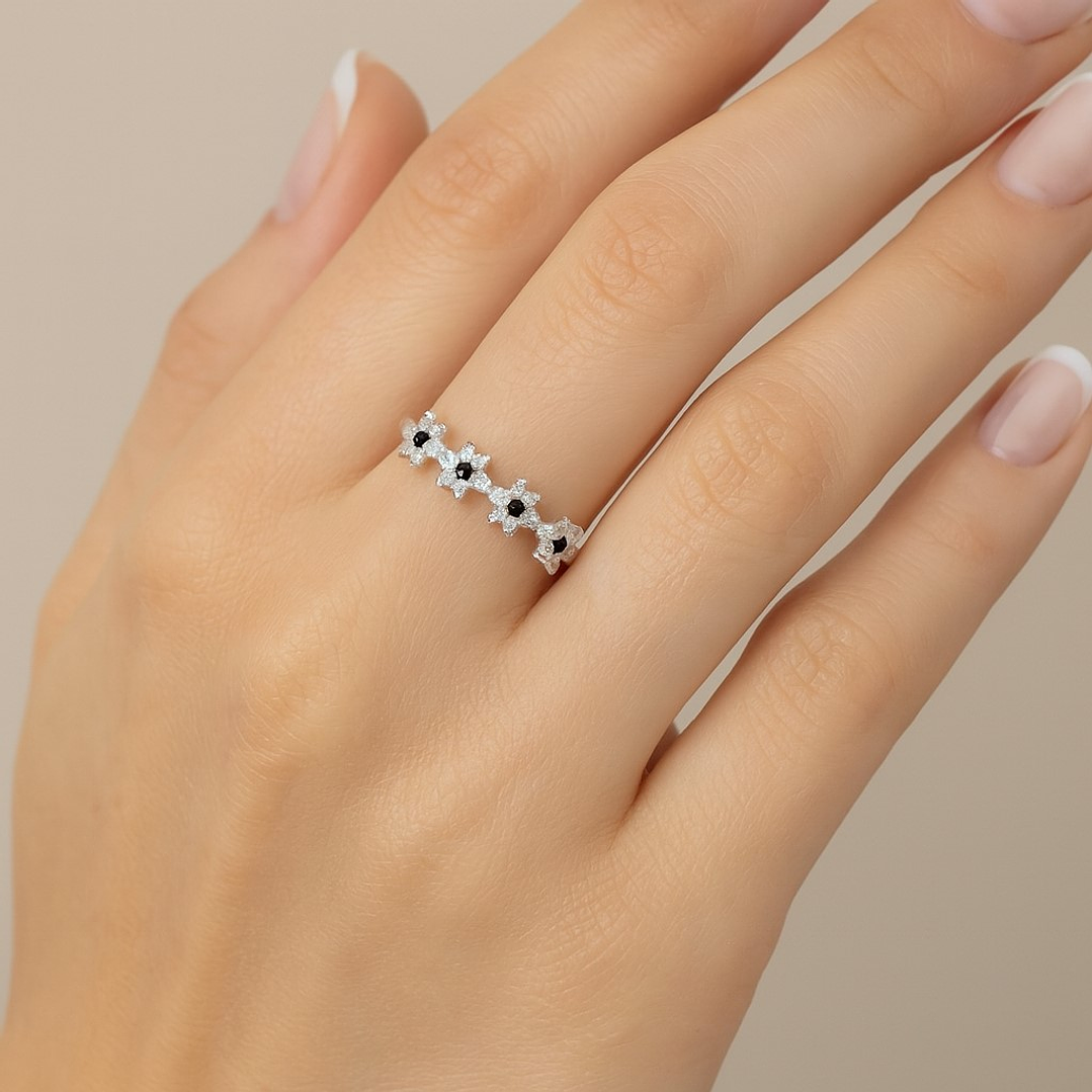 Anillo en Plata 925 Flores Circones Ónix  2