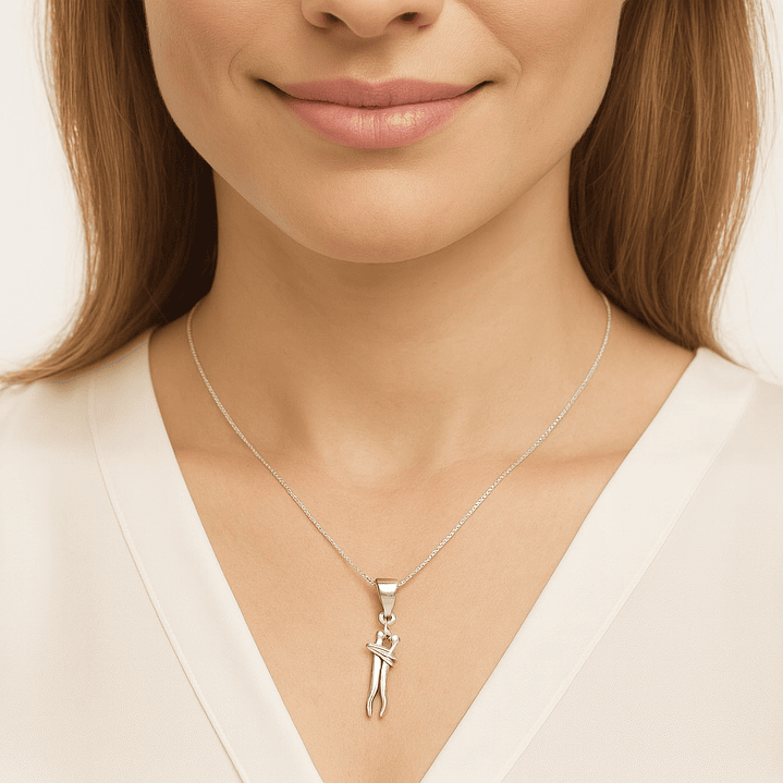 Collar Abrazo infinito en Plata 925  2