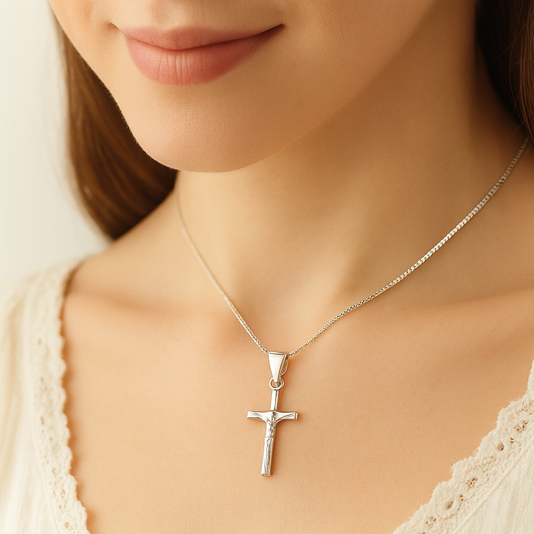 Collar Crucifijo Jesús Cruz en Plata 925  2