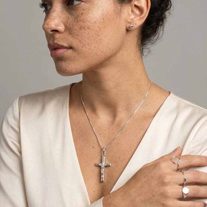 Collar Crucifijo Jesús Cruz en Plata 925  2