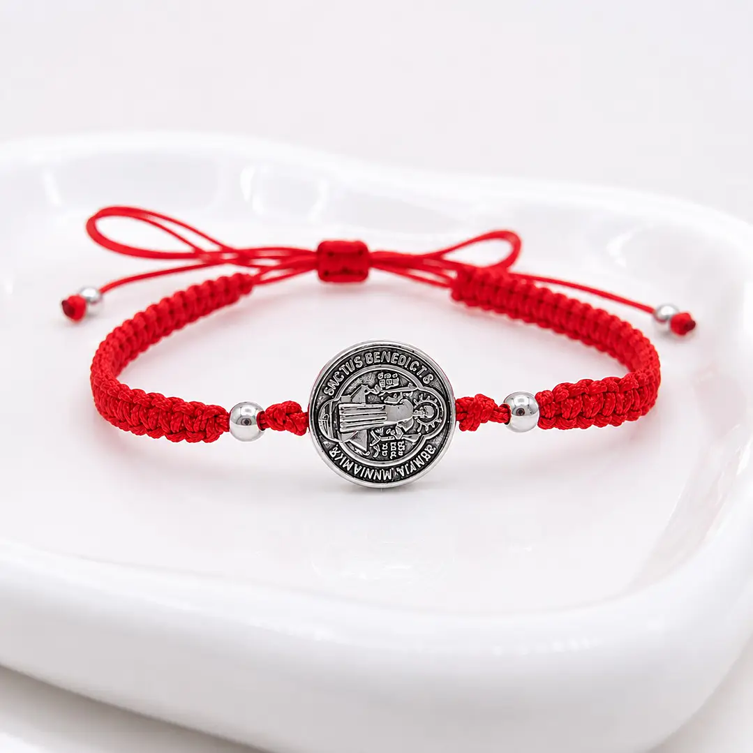 Pulsera Hilo Rojo San Benito Protección Hombre 4