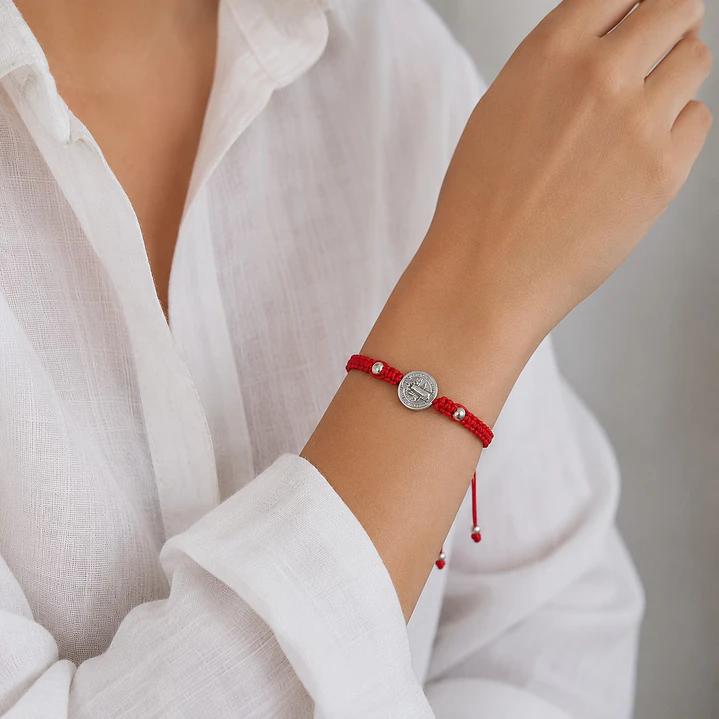 Pulsera Hilo Rojo San Benito Ajustable Unisex 2