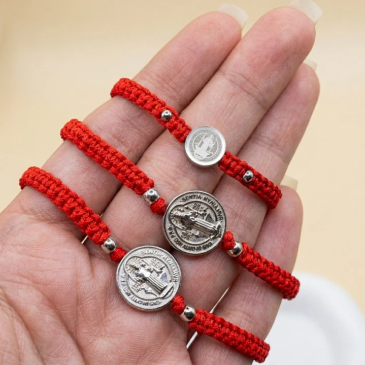 Pack 3 Pulseras Hilo Rojo San Benito Protección Acero 1