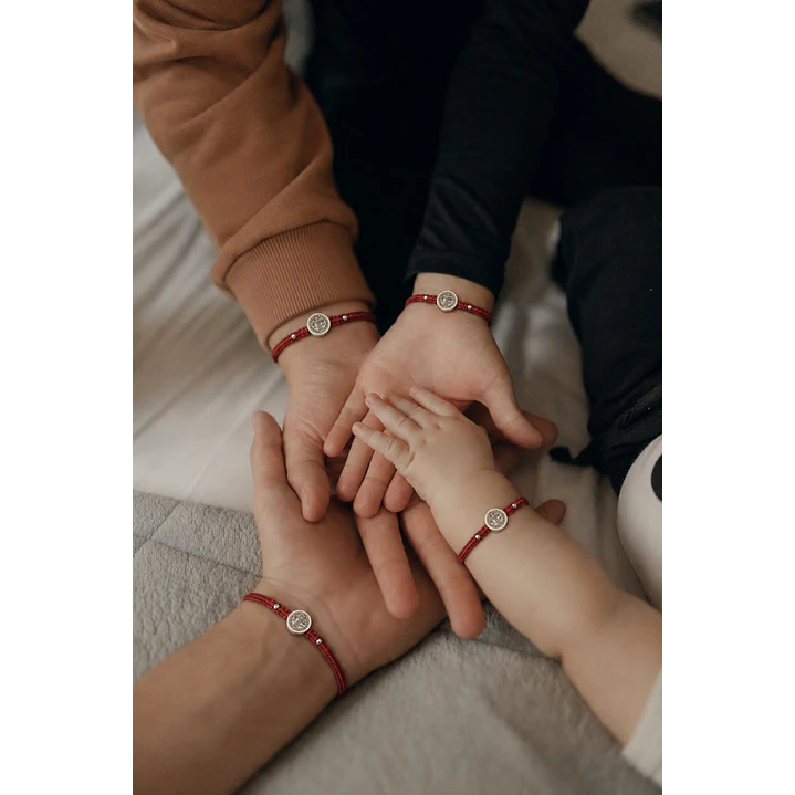 Pack 4 Pulseras Hilo Rojo San Benito Protección Acero 2