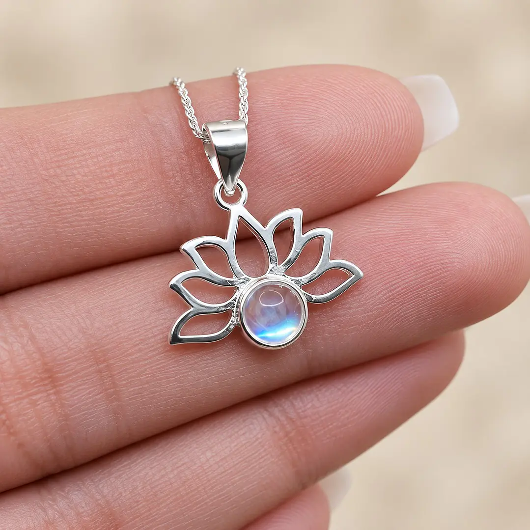 Collar Flor de Loto con Piedra Luna Plata Ley 925 2
