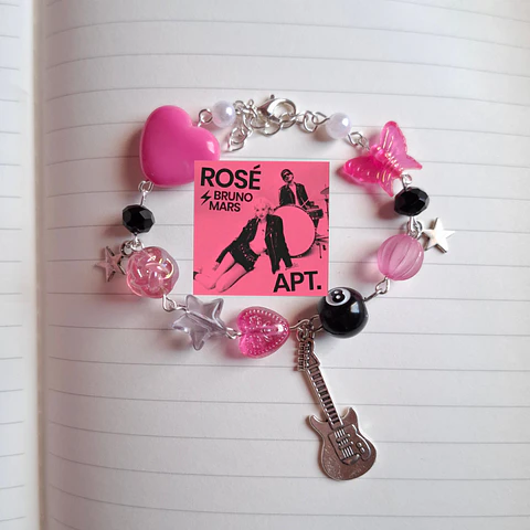 Pulsera "APT."