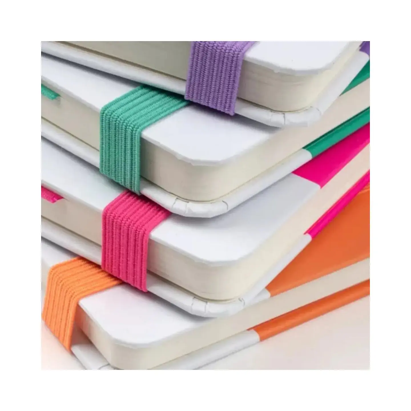 Libreta Pequeña 14x9cm Con Elastico. Pantone 5