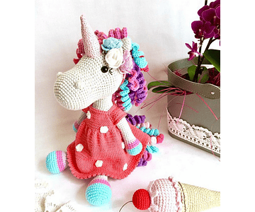 Unicornio con vestido