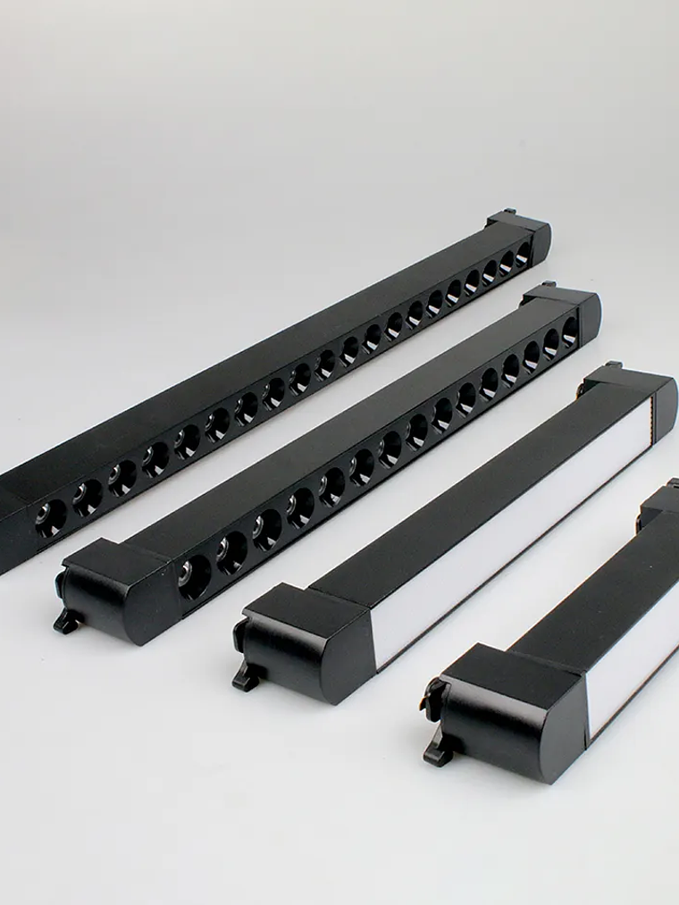 Foco Lineal  Riel Monofásico LED 30W 3000K Luz Cálida Negro  5