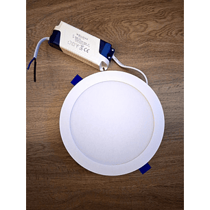 Embutido Cielo LED 18W c/Kit de Emergencia Luz Fría