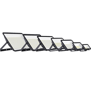 Proyector LED Submarine Wellmax 200W IP66 Luz Fría Exterior