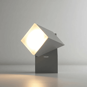 Aplique LED Exterior 1-Foco 8W Luz Cálida IP54 Plata