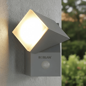 Aplique LED Exterior ZOA ROBLAN 8W Luz Cálida Sensor IP54 Plata