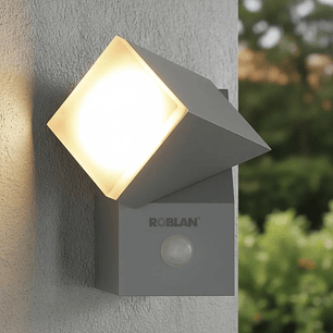 Aplique LED Exterior ZOA 8W Luz Cálida con Sensor IP54 Plata