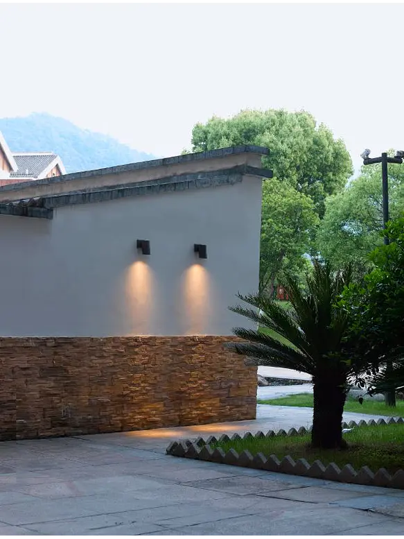 Aplique LED Exterior ROBLAN Z GACR Spot 13W Luz Cálida 3000K IP65 Gris 3