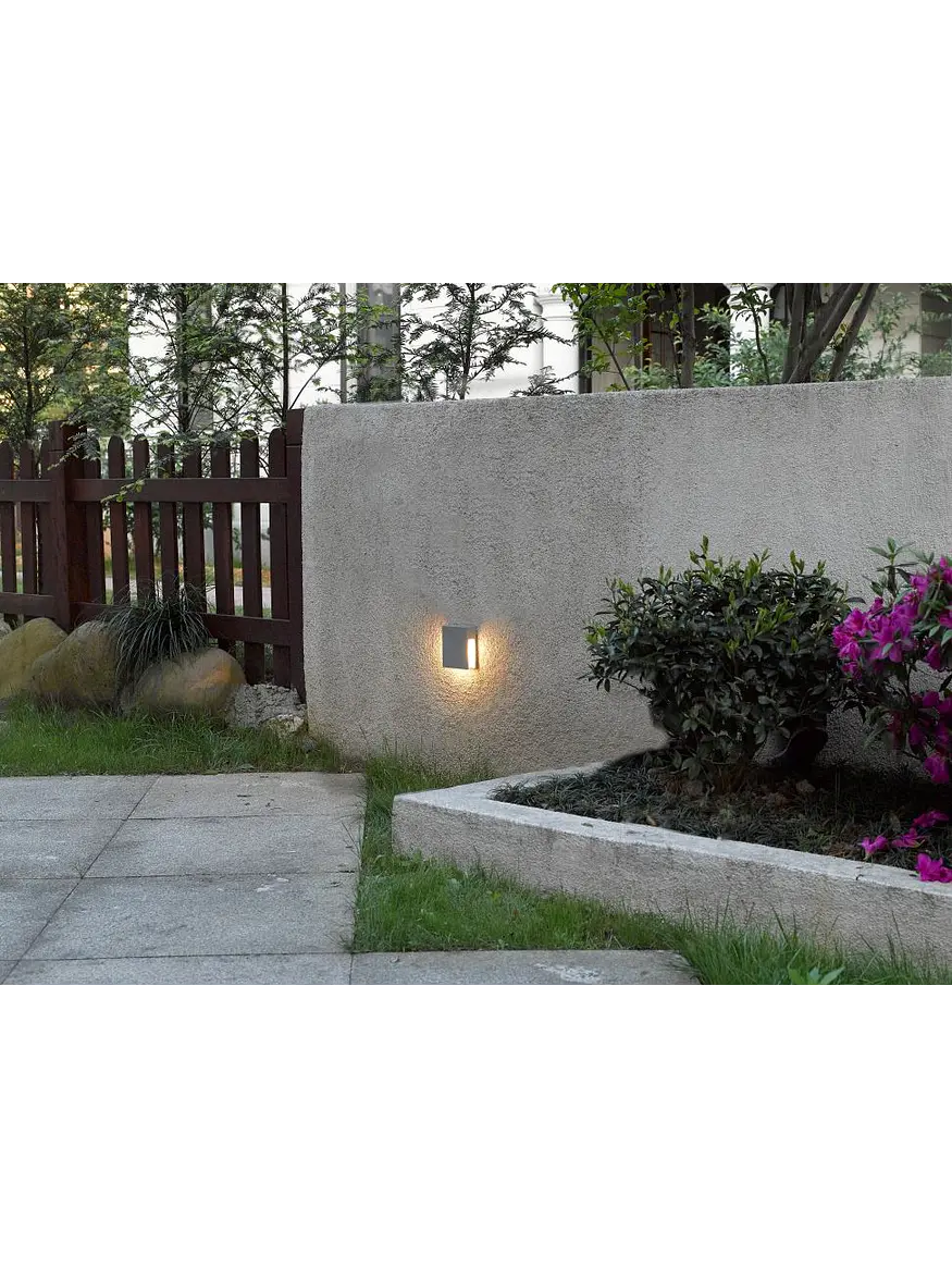 Aplique LED Exterior ROBLAN Z DELTA 4.8W Luz Cálida 3000K IP54 Gris 2