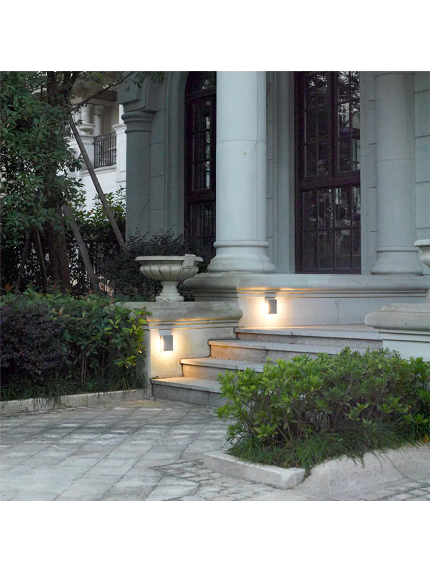 Aplique LED Exterior ROBLAN Z DELTA 4.8W Luz Cálida 3000K IP54 Gris 4