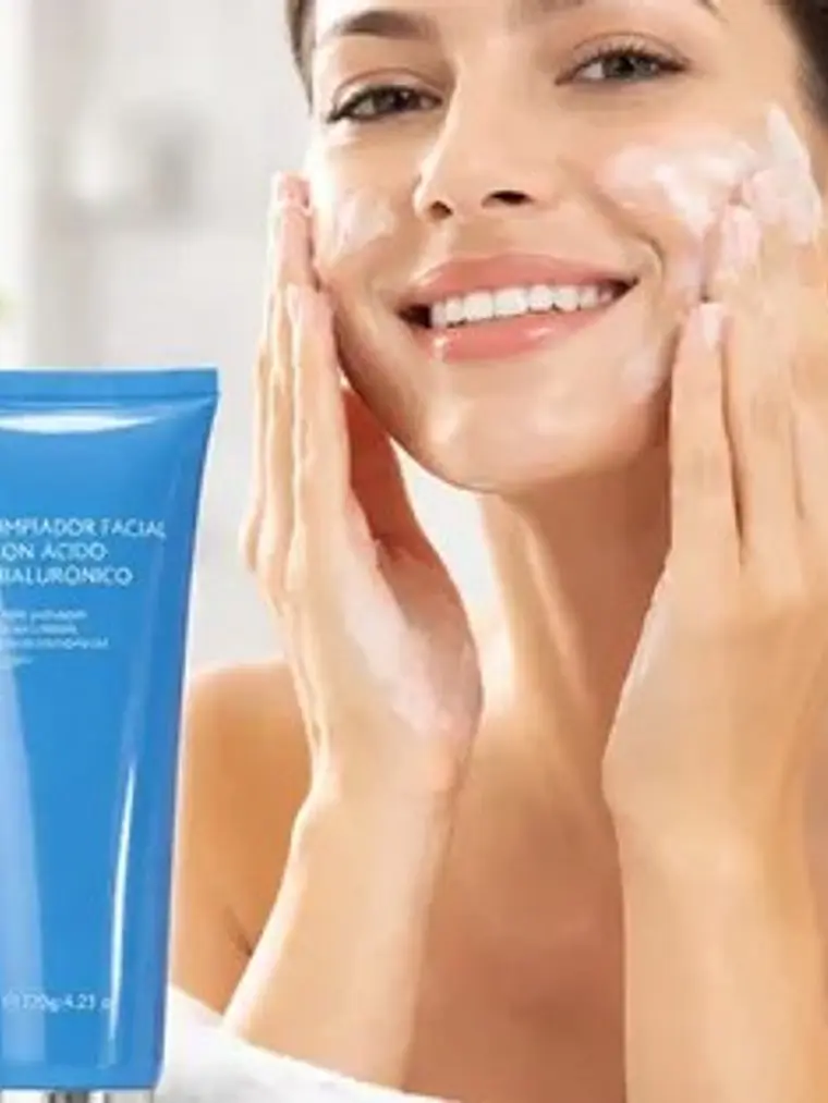 LIMPIADOR FACIAL CON ACIDO HIALURONICO 120G FLAMENCO 3