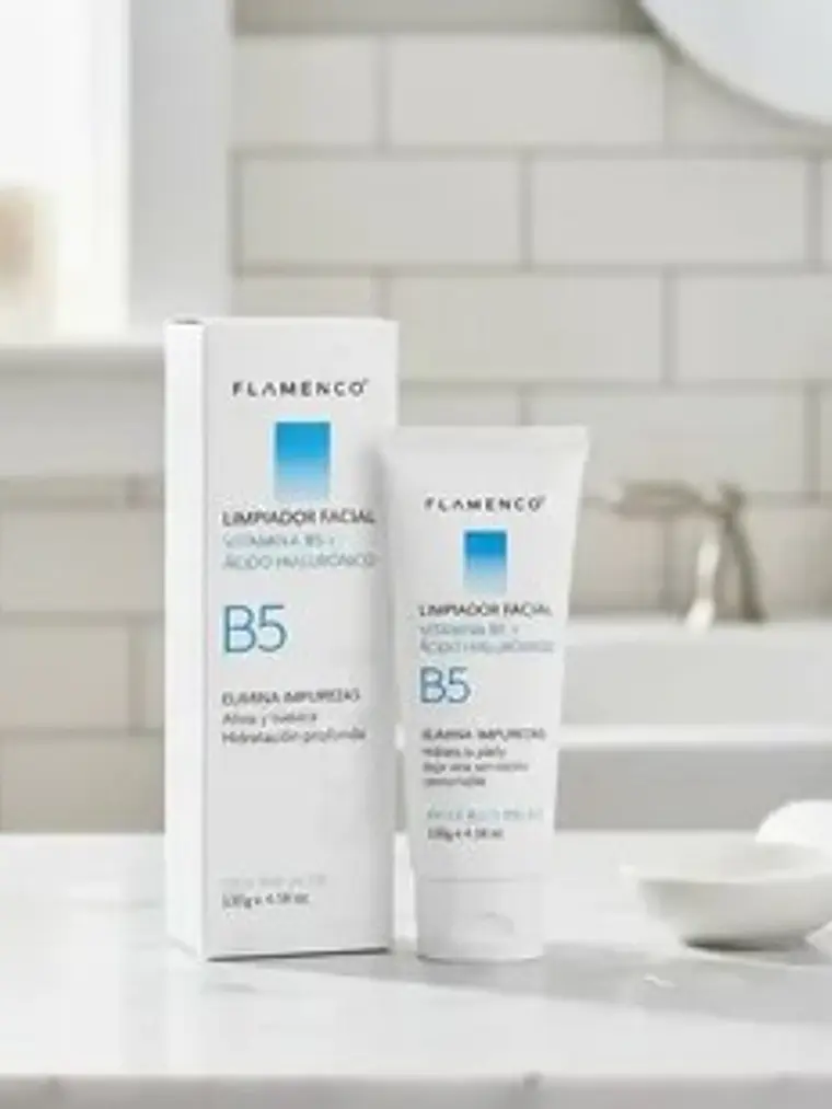 LIMPIADOR FACIAL CON VITAMINA B5+ÁCIDO HIALURÓNICO 130G FLAMENCO 3