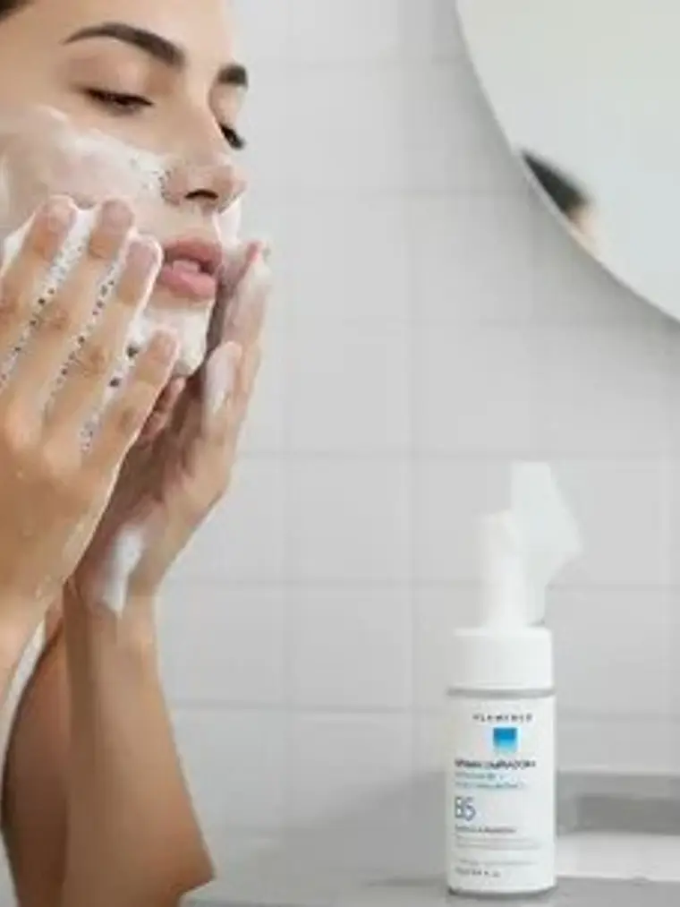 ESPUMA FACIAL CON VITAMINA B5+ÁCIDO HIALURÓNICO 125ML FLAMENCO 5