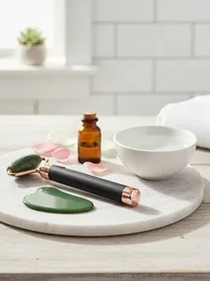 SET RODILLO MASAJEADOR FACIAL VIBRACION + GUA SHA 