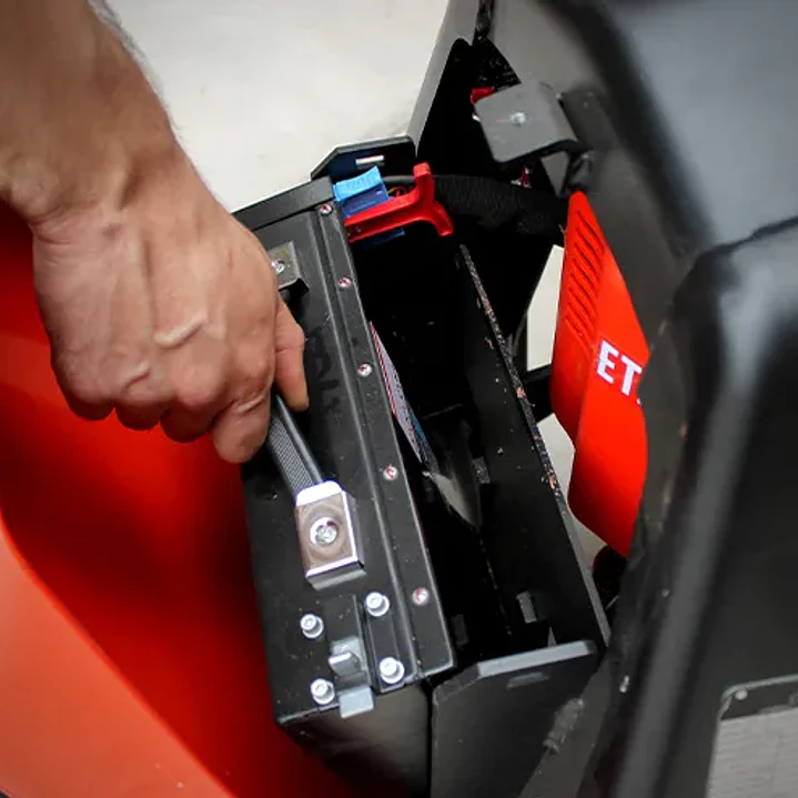 Transpaleta Eléctrica 2000 Kg 3
