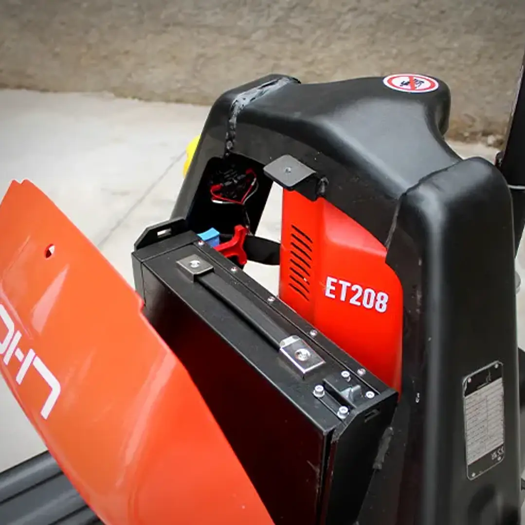 Transpaleta Eléctrica 2000 Kg 6