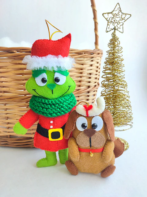 Set "Grinch y Max en Navidad"