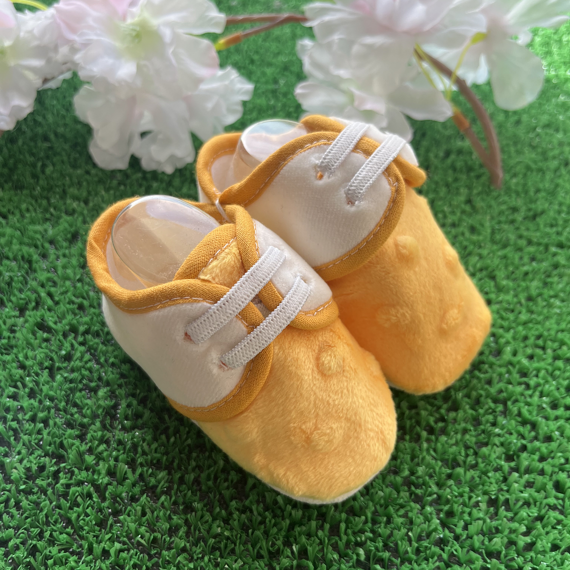 Sapato recém nascido Mostarda 1