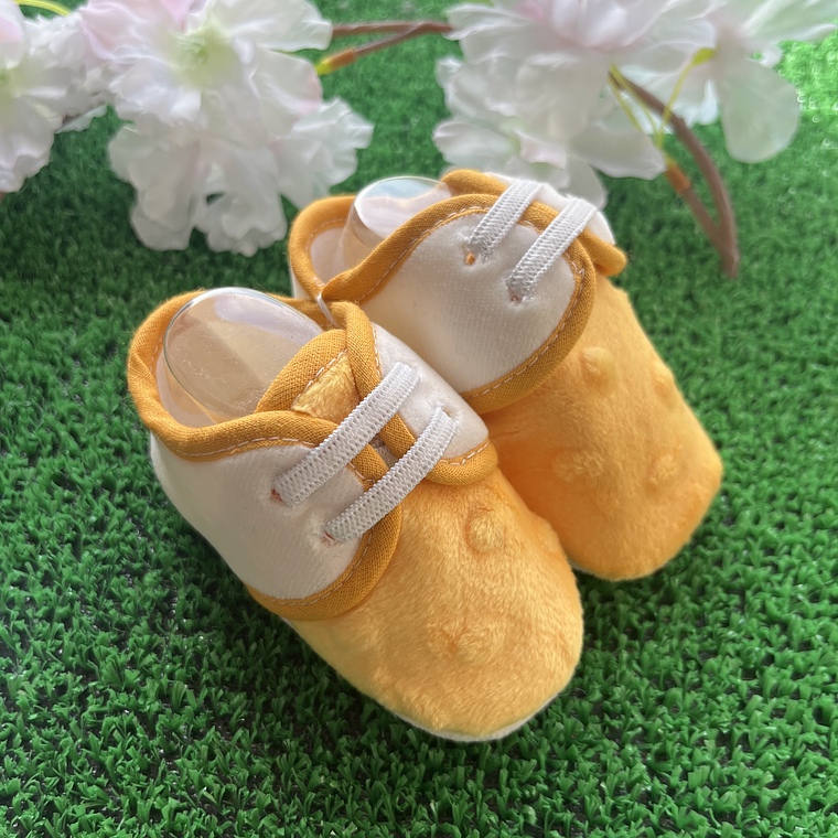 Sapato recém nascido Mostarda 1