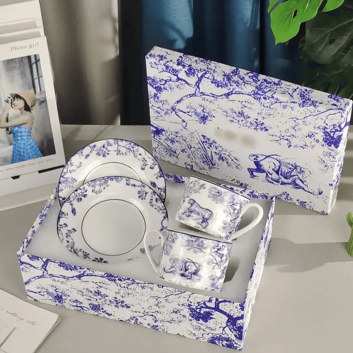 Conjunto Premium de Chávena e Prato em Porcelana – Estampa Animal Azul– Em Caixa de Presente 1