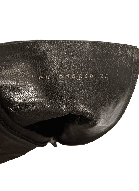 YVES SAINT LAURENT Talla 35 (23 cm) 