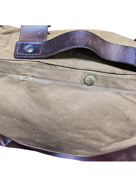  Tilley Intrepid Bag