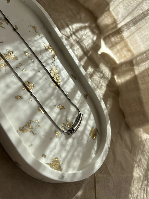  Noma – Colar Prateado Minimalista