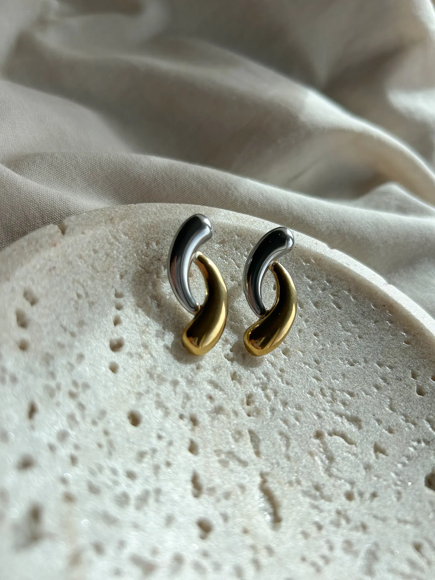 Duo – Brincos Dourado & Prateado 1