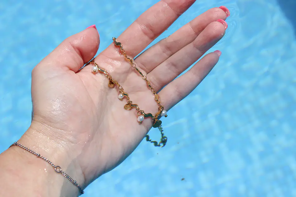 Brisa - Colar Dourado com pérolas 2